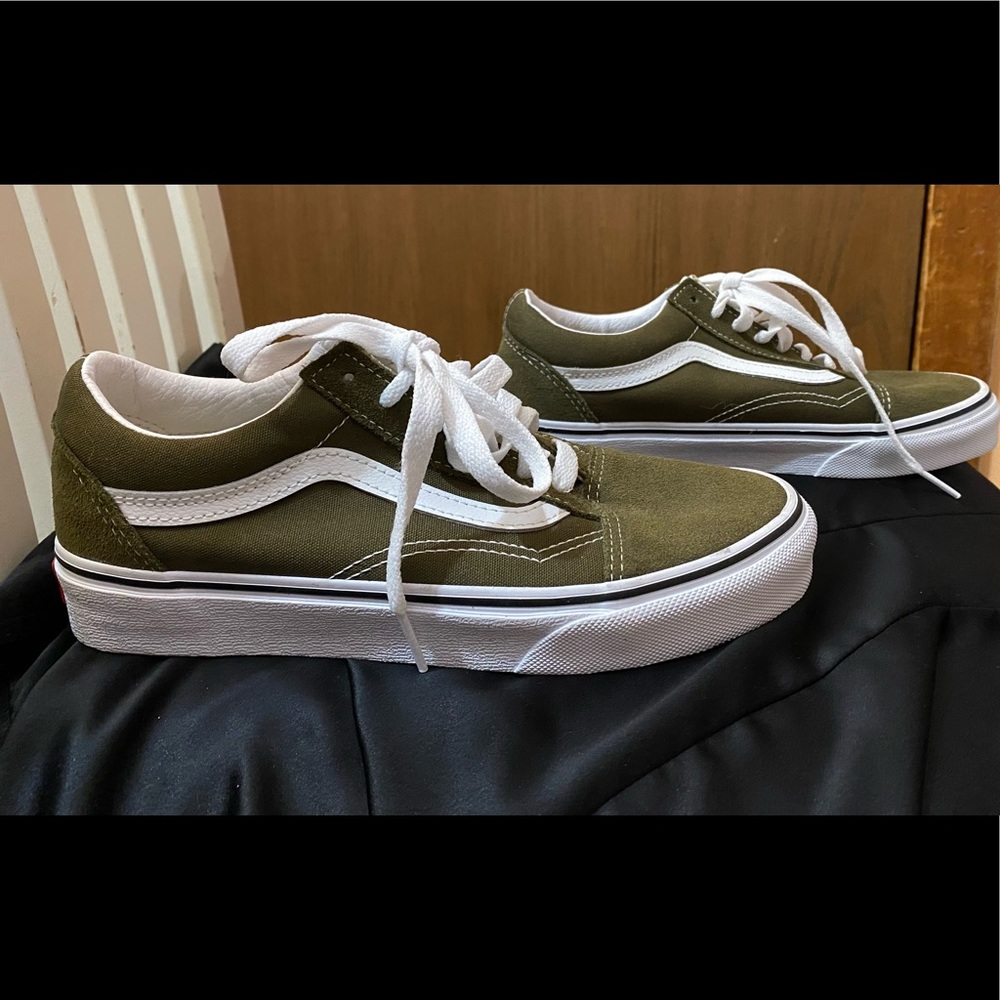 simple dark green vans. never worn!